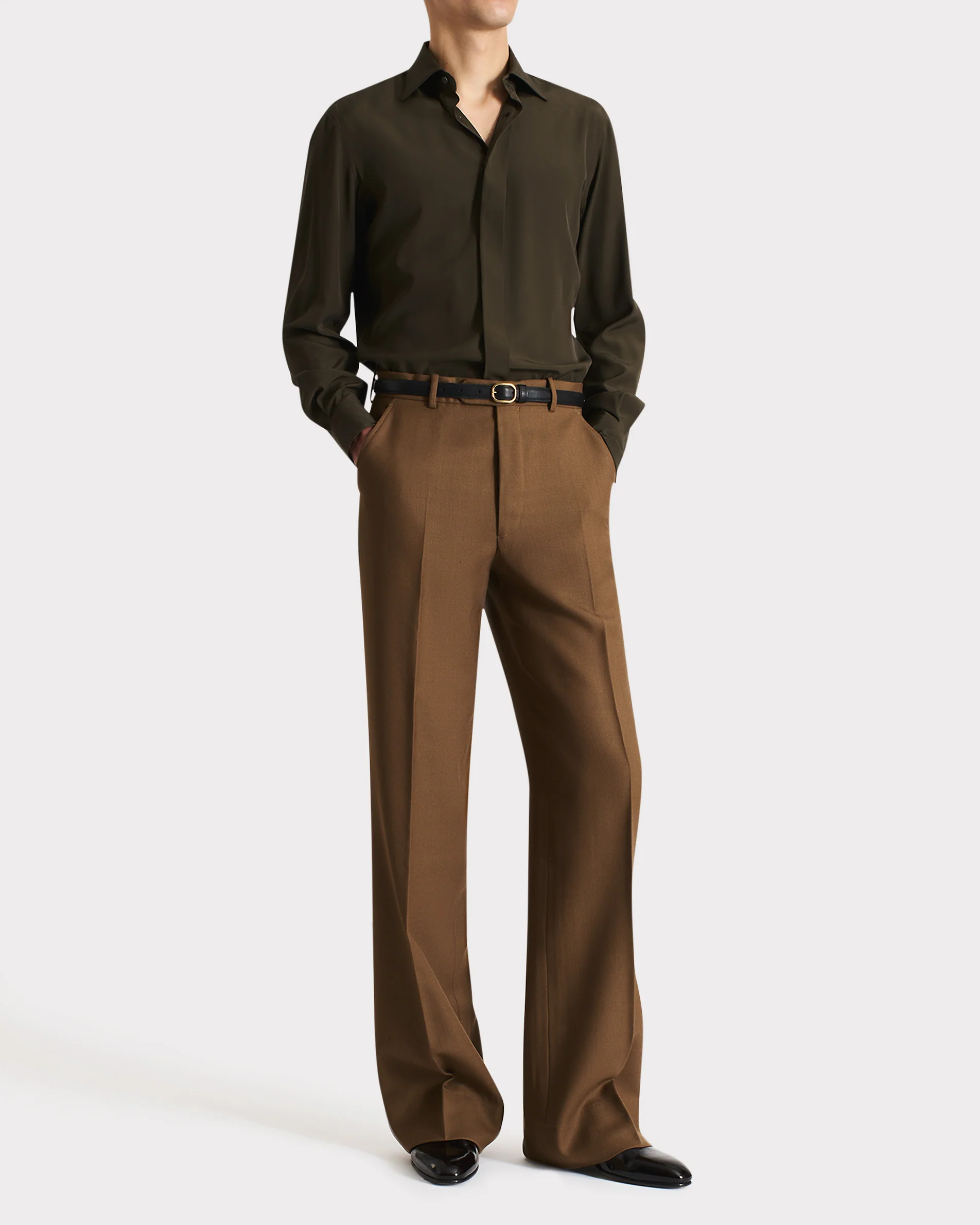 CHEMISE COL CLASSIQUE EN CRĂPE DE SOIE - OLIVE - Image 4