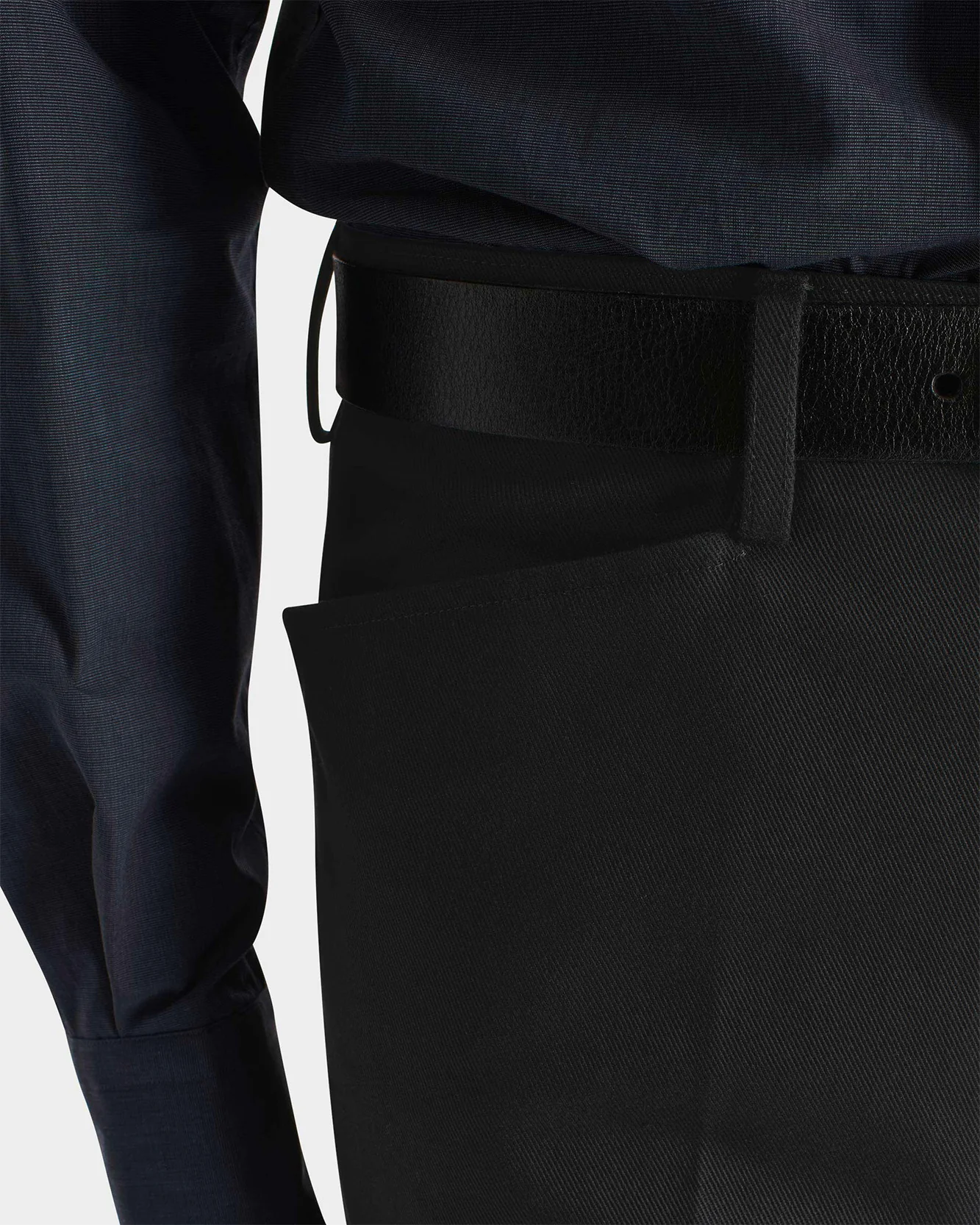 PANTALON ĂVASĂ EN SERGĂ DE POLYCOTON - NOIR - Image 2