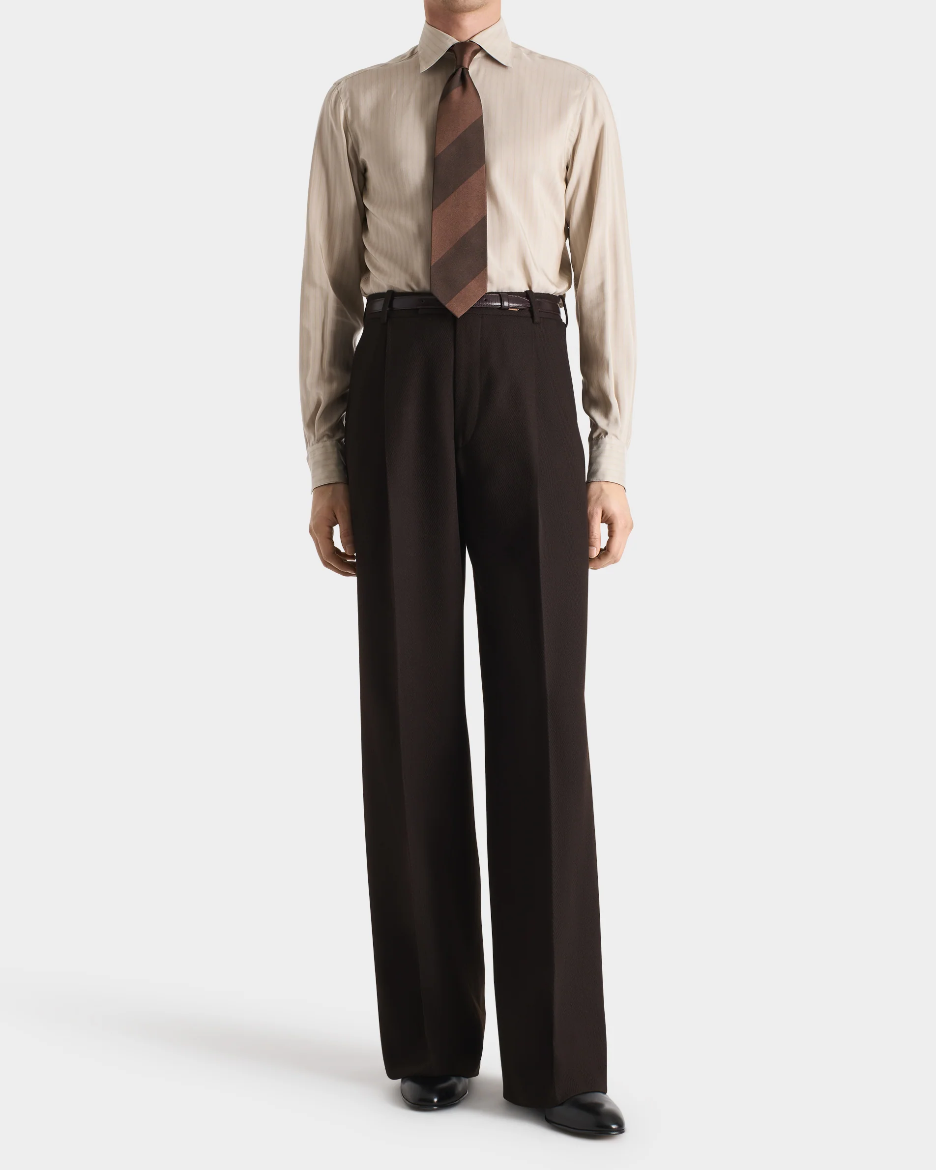PANTALON LARGE EN SERGÉ DE LAINE VIERGE CAVALRY 4-PLY - CHEVRONS CHOCOLAT FONCÉ - Image 4