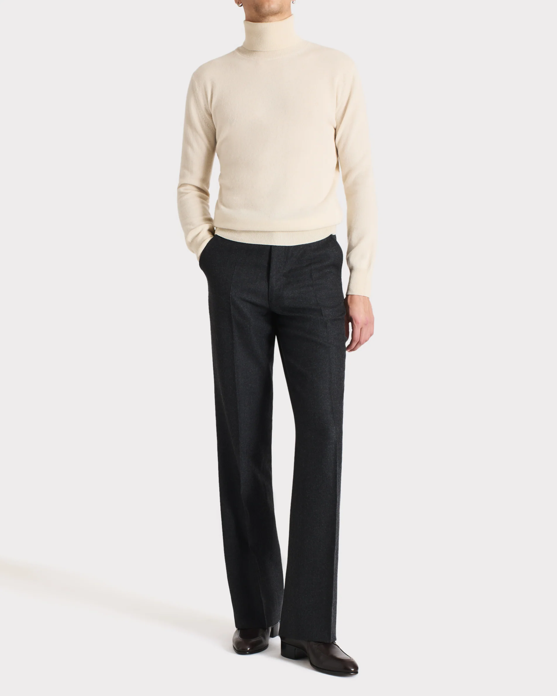 PULL COL ROULÉ EN CACHEMIRE – CRÈME - Image 4